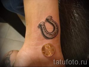 Тату Подкова фото - наколка на удачу фото 8213 tatufoto.ru