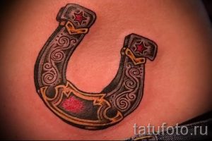 Тату Подкова фото - тату на удачу богатство и счастье фото 1222 tatufoto.ru