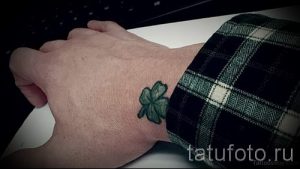 Тату Четырехлистный клевер фото - знак удачи тату для девушек 7391 tatufoto.ru