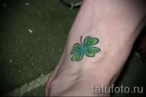 Тату Четырехлистный клевер фото - рисунок тату приносящий удачу 3395 tatufoto.ru
