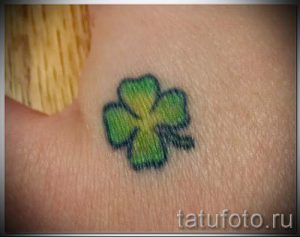 Тату Четырехлистный клевер фото - рисунок тату приносящий удачу 4396 tatufoto.ru