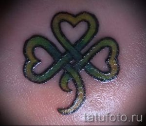 Тату Четырехлистный клевер фото - тату на благополучие и удачу 2410 tatufoto.ru