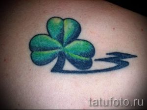 Тату Четырехлистный клевер фото - тату талисманы на удачу 3459 tatufoto.ru