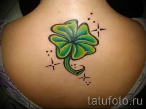 Тату Четырехлистный клевер фото - тату талисманы на удачу 4460 tatufoto.ru