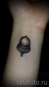 Тату желудь фото - тату на удачу и богатство 3059 tatufoto.ru