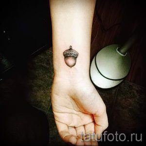 Тату желудь фото - тату на удачу и счастье 5071 tatufoto.ru