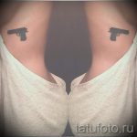 маленький пистолет тату - фото готовой татуировки 01092016 1063 tatufoto.ru