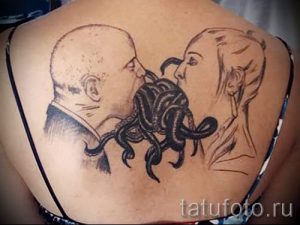 primer-tatuirovki-poceluj-ili-guby-foto-013-tatufoto-ru