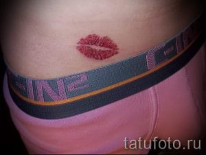 primer-tatuirovki-poceluj-ili-guby-foto-021-tatufoto-ru