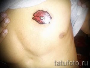 primer-tatuirovki-poceluj-ili-guby-foto-024-tatufoto-ru