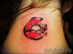 primer-tatuirovki-poceluj-ili-guby-foto-027-tatufoto-ru