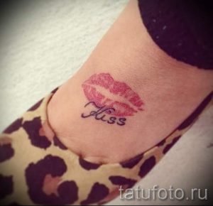 primer-tatuirovki-poceluj-ili-guby-foto-037-tatufoto-ru