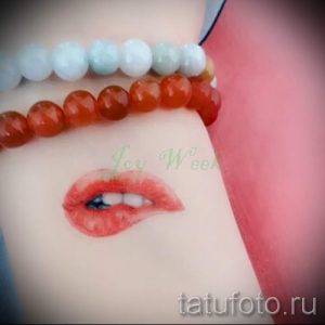 primer-tatuirovki-poceluj-ili-guby-foto-038-tatufoto-ru