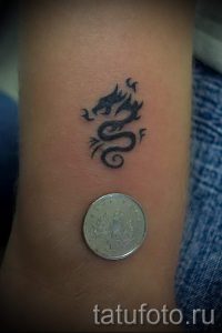 простые тату дракона - фото готовой татуировки 02092016 6215 tatufoto.ru
