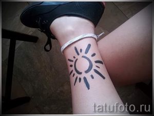 простые тату на икре - фото готовой татуировки 02092016 7261 tatufoto.ru