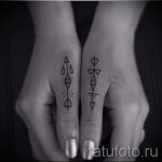 простые тату на кисти - фото готовой татуировки 02092016 3264 tatufoto.ru