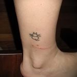 простые тату на ноге - фото готовой татуировки 02092016 3270 tatufoto.ru