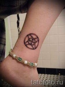 простые тату на ноге - фото готовой татуировки 02092016 7274 tatufoto.ru