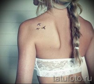 простые тату на плечо - фото готовой татуировки 02092016 4284 tatufoto.ru