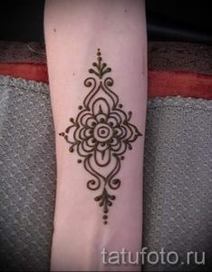 простые тату хной - фото пример готовой татуировки 02092016 3338 tatufoto.ru