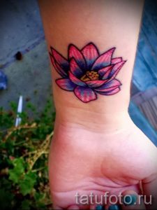 простые тату цветы - фото готовой татуировки 02092016 11352 tatufoto.ru