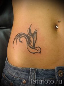 простые татуировки для девушек - фото готовой татуировки 02092016 11377 tatufoto.ru