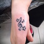 простые татуировки для девушек - фото готовой татуировки 02092016 2368 tatufoto.ru