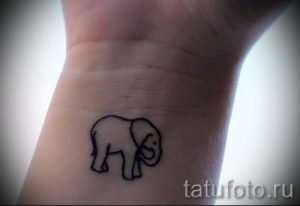простые татуировки для девушек - фото готовой татуировки 02092016 5371 tatufoto.ru