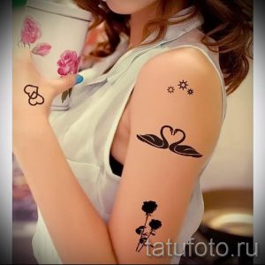 tatu-dva-lebedya-foto-primer-gotovoj-tatuirovki-7044-tatufoto-ru
