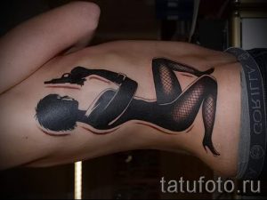 тату девочка с пистолетом - фото готовой татуировки 01092016 7081 tatufoto.ru