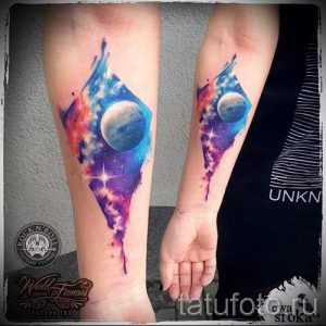 тату космос акварель - фото готовой татуировки 6097 tatufoto.ru