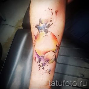 тату космос акварель - фото готовой татуировки 9100 tatufoto.ru