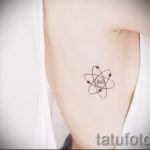 тату космос минимализм - фото готовой татуировки 13128 tatufoto.ru