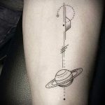 тату космос минимализм - фото готовой татуировки 16131 tatufoto.ru