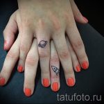тату космос на запястье - фото готовой татуировки 7140 tatufoto.ru