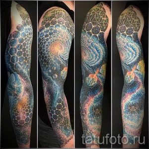 тату космос рукав - фото готовой татуировки 36176 tatufoto.ru