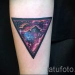 тату космос треугольник - фото готовой татуировки 18206 tatufoto.ru