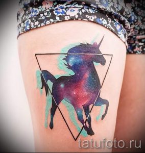 тату космос треугольник - фото готовой татуировки 24212 tatufoto.ru