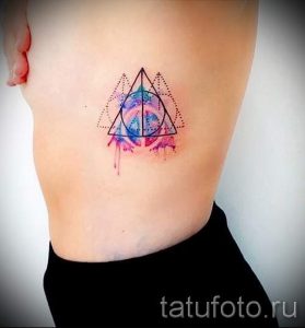 тату космос треугольник - фото готовой татуировки 25213 tatufoto.ru