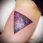 тату космос треугольник - фото готовой татуировки 9197 tatufoto.ru