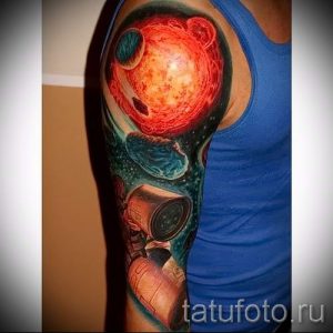 тату космос - фото готовой татуировки 17061 tatufoto.ru