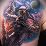 тату космос - фото готовой татуировки 35079 tatufoto.ru