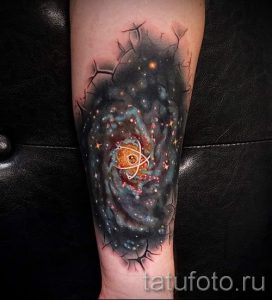 тату космос - фото готовой татуировки 45089 tatufoto.ru