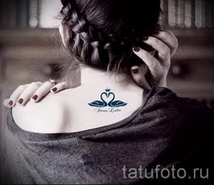 tatu-lebed-na-shee-foto-primer-gotovoj-tatuirovki-2117-tatufoto-ru