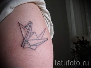 tatu-lebed-origami-foto-primer-gotovoj-tatuirovki-10127-tatufoto-ru