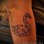 tatu-lebed-origami-foto-primer-gotovoj-tatuirovki-16132-tatufoto-ru