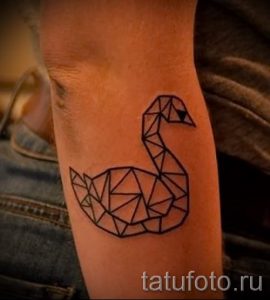 tatu-lebed-origami-foto-primer-gotovoj-tatuirovki-16132-tatufoto-ru