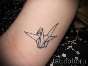 tatu-lebed-origami-foto-primer-gotovoj-tatuirovki-3120-tatufoto-ru