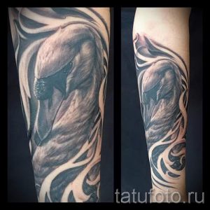 tatu-lebed-foto-primer-gotovoj-tatuirovki-5052-tatufoto-ru