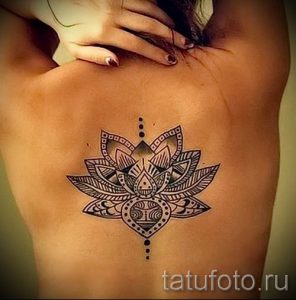 tatu-na-pozvonochnike-risunok-vdol-primer-foto-044-tatufoto-ru